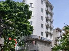 Sunny Hotel