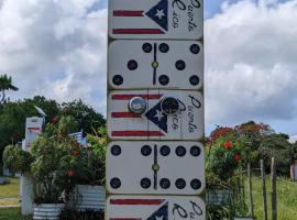 Playa Negra--Luxury Container Home--Casa NoSe', hotel en Vieques