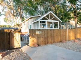 Mesa Arch Cabin #22, hotel en Moab