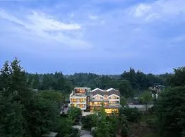 Live In Seclusion青城山-隐逸田居悦水别院