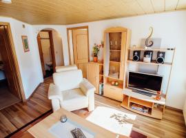 Ferienhaus in Plankenfels, hotel v destinaci Plankenfels