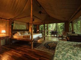 Colina Secreta - Glamping and Villas, hotel in Puerto Viejo