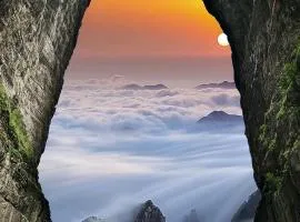 Zhangjiajie Waterfront Huajian lnn