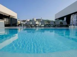 M. HOTEL