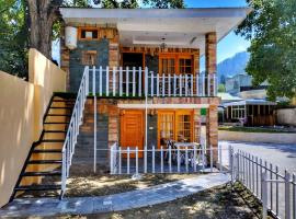 Walnut Nest Villa Kalam by Khan Familia Travels, hotell sihtkohas Kalām