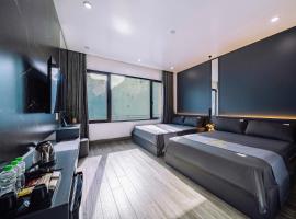 Cat Ba Nam Phong Hotel, hotel in Cat Ba