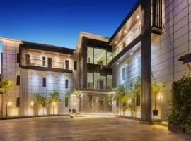 Tide` Hotels and Resorts