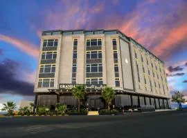 Grand Line Hotel