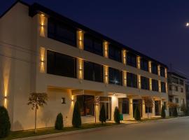 Hotel DAMAD, hotel in Smîrdan