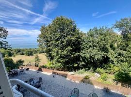 Lumineux appartement, jardin, vu sur mer, hotell i Trouville-sur-Mer