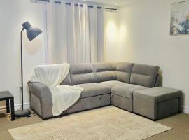 Cozy Basement Suite, Hotel in Lower Sackville