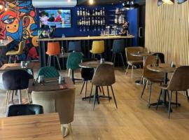 Hotel Restaurant Kyriad Brive Centre, hotel v destinaci Brive-la-Gaillarde