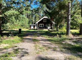 Tallbarren, hotel in Rälla