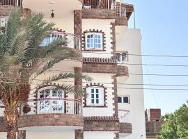 Full Moon House, hotel v destinaci Luxor