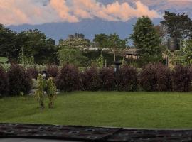 Kibo View Farm Lodge, hotel in Shiri