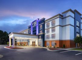 Holiday Inn Express Fayetteville Fort Bragg by IHG, отель в городе Фейетвилл