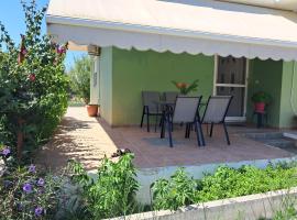 Galinis Rooms, hotel in Paradisi