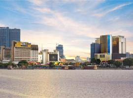 NagaWorld Hotel & Entertainment Complex, hotel v Phnompenhu