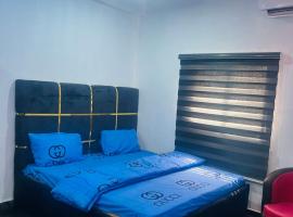 Revelation hotel, khách sạn ở Okunaja