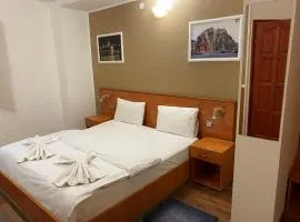 Easy Star Hotel