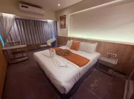 Ikonic Hotel - Bhushi Dam Lonavala