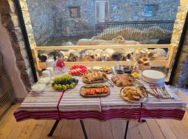 Me Ra, Mrizi Zanave, hotel v destinaci Fishtë