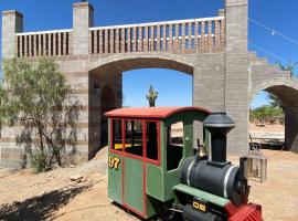 Tropical Mountain Valley Casita, ξενοδοχείο σε Mesa