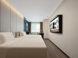 Atour Hotel Urumqi People's Square South Gate Metro Station