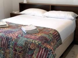 Lodge on the Bay- now Backpacker's Price in Esplanade & Buller St Kingscote-Self-check-in, hotel v destinaci Kingscote