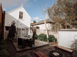 The Balfour, classic cottage in Launceston's Café Quarter, hotel in Launceston