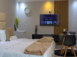 ECO-WILD Luxury Suites, hotel in Windhoek