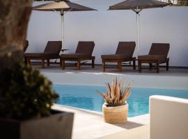 Noir Santorini, Hotel in Monolithos