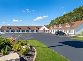 Econo Lodge Inn & Suites