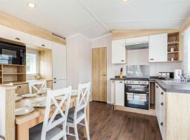 Sanctuary 10 Hot tub lodge、フォート・オーガスタスのホテル