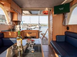 Rosé Dream Boat by Portugal Active, hotel en Viana do Castelo