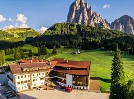 Monte Pana Dolomites Hotel