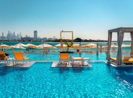 C Central Hotel and Resort The Palm, hotel en Dubái