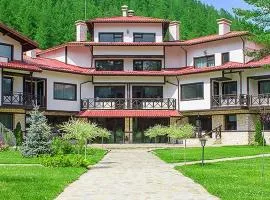 Everwood Hotel & Restaurant