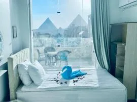 Linda pyramids view Inn