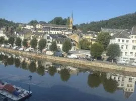MAISON de VACANCES Bouillon 30 personnes