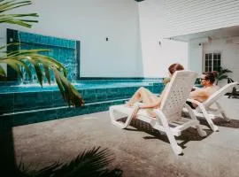 Oasis Hotel