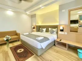 G-Resort Sea View - Marine Drive, Puri Air-Conditioned Rooms with Balconies, Pool, Restaurant, & Free Wi-Fi - Luxury Hotel Inn Puri