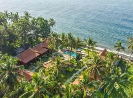 Dani Beach Villa - Beachfront Villas in Penuktukan