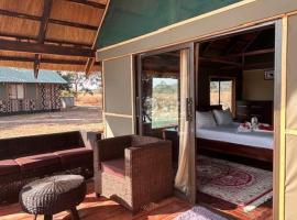 Mwamfushi Safari Lodge, hotel en Mulola