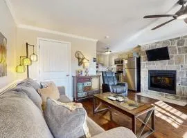 Cades Cove Landing Condo-Little River Loft
