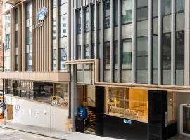 Shama Island North, hotel v Hong Kongu