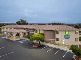 Holiday Inn Express Hotel & Suites Marina by IHG