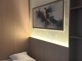 BEE ROOM Sanur, hotel in Sanur