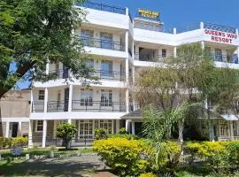 Queen`s Way Resort