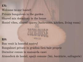 Zozo Hostel, hotel in Braşov